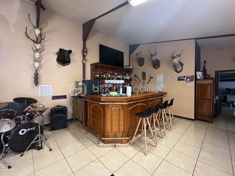 Local d'activité / Entrepôt - 300 m² - 6 pièces