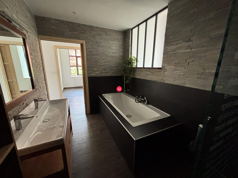 Loft - 88 m² - 3 pièces