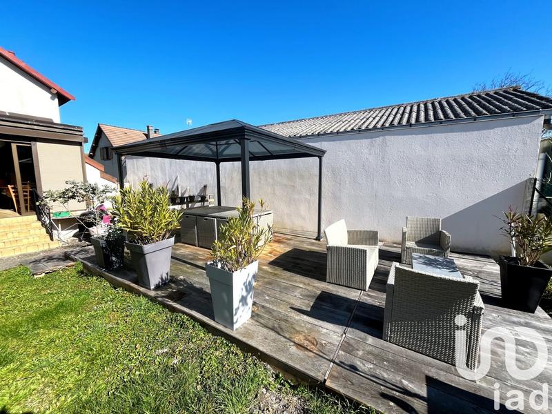 Maison - 99 m² - 5 pièces