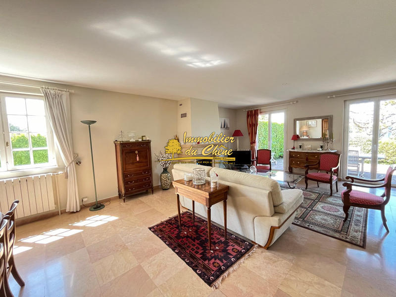 Maison - 216 m² - 7 pièces