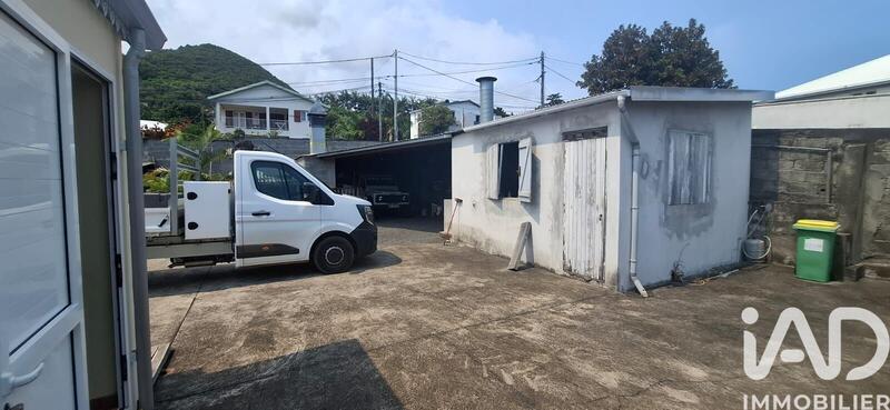 Maison - 381 m² - 5 pièces