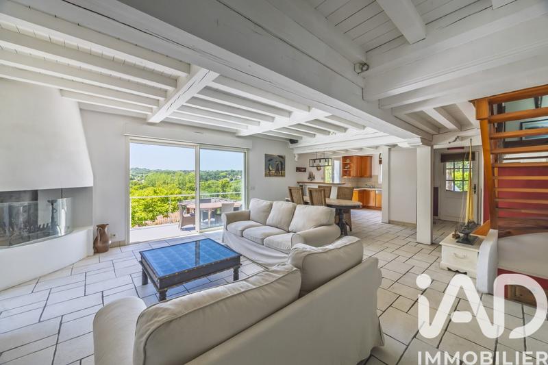 Maison - 203 m² - 6 pièces