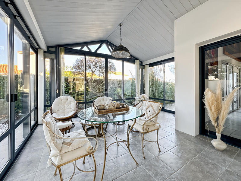 Maison - 217 m² - 6 pièces