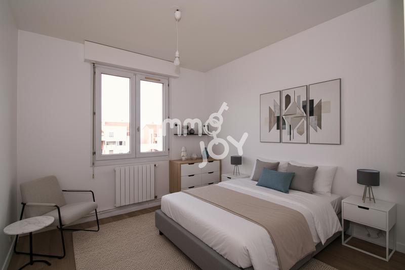 Appartement - 100 m² - 6 pièces