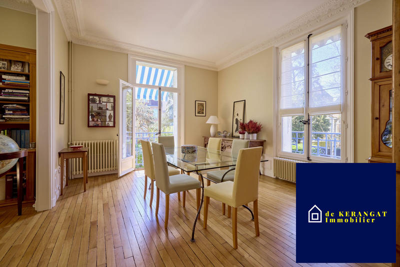 Maison - 262 m² - 9 pièces