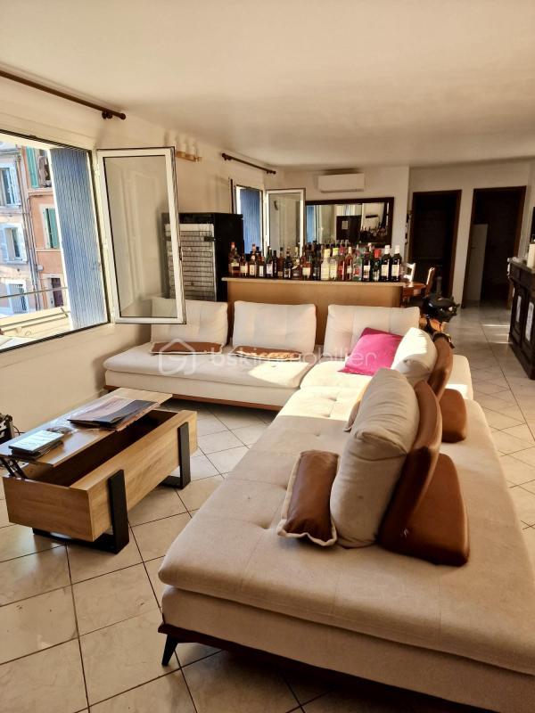 Appartement - 100 m² - 5 pièces