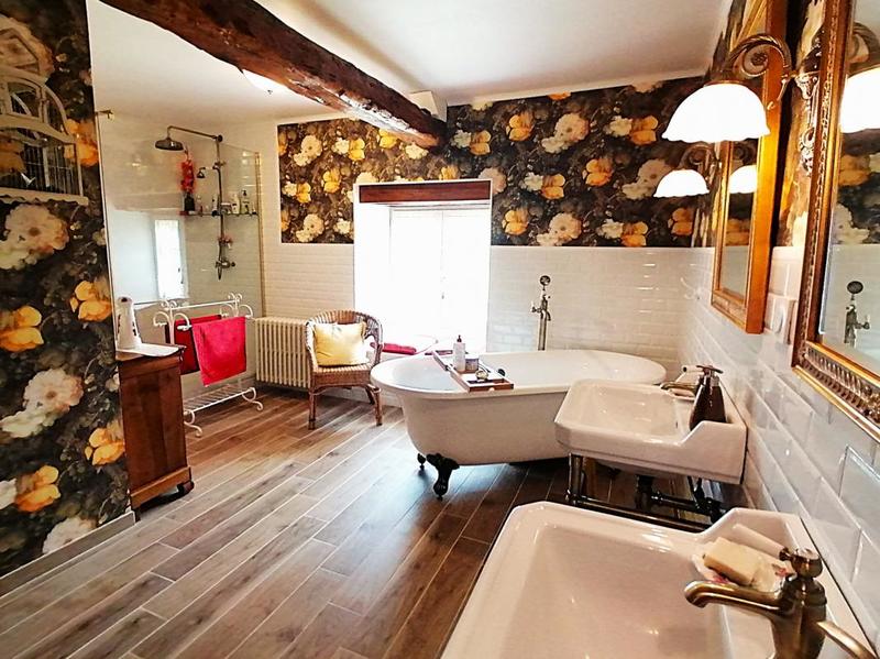 Maison - 290 m² - 8 pièces