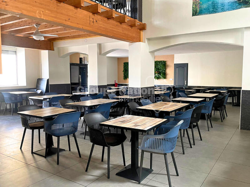 Local commercial - 200 m² - 3 pièces