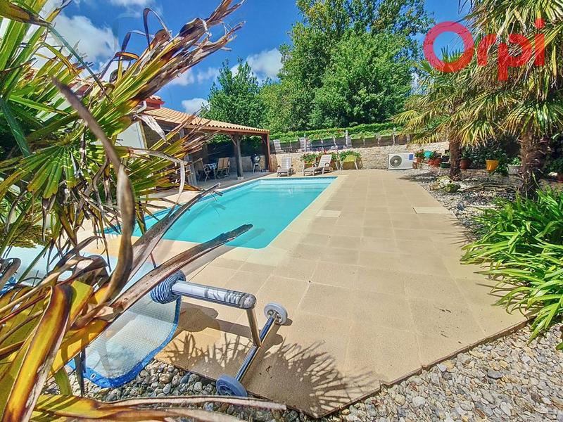 Maison - 199 m² - 7 pièces