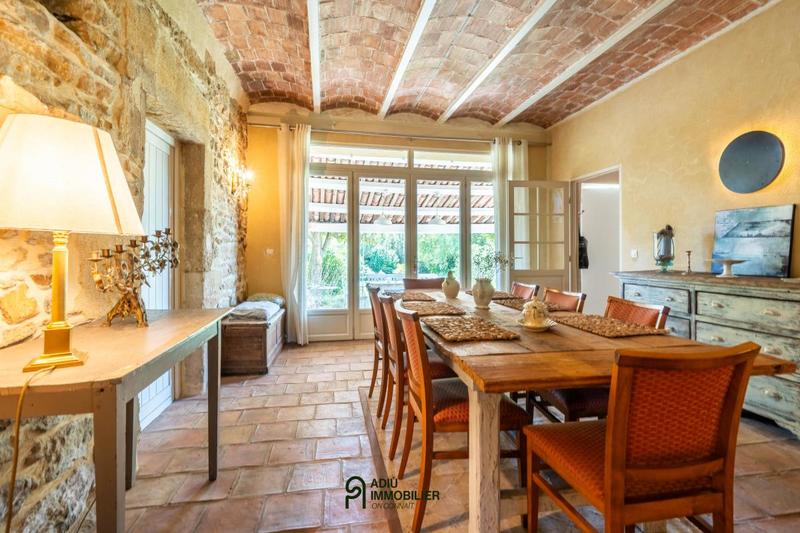 Mas - 228 m² - 8 pièces