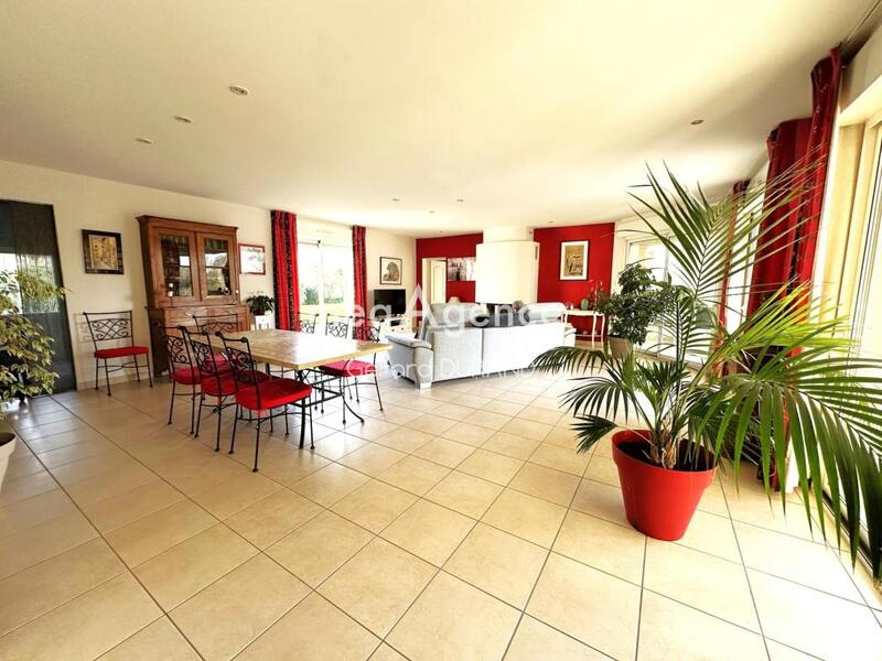 Maison - 322 m² - 7 pièces