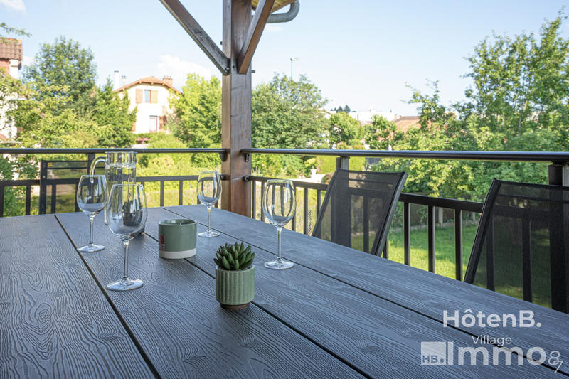 Appartement - 140 m² - 6 pièces