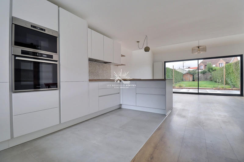 Maison - 90 m² - 4 pièces