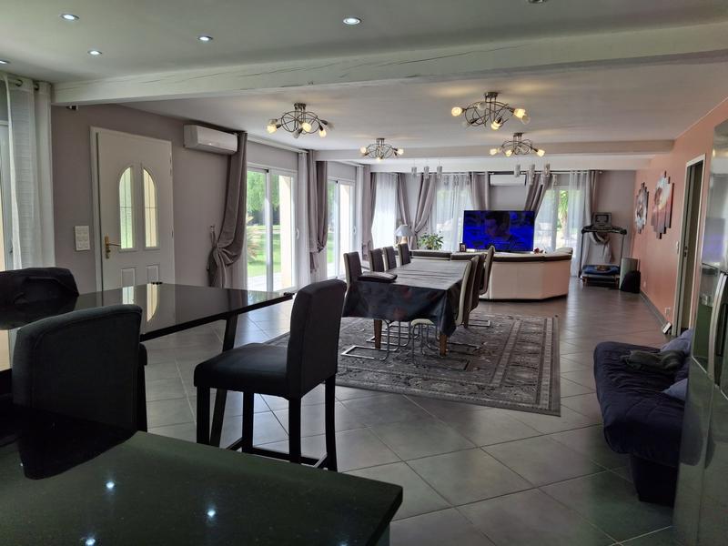 Maison traditionnelle - 170 m² - 9 pièces