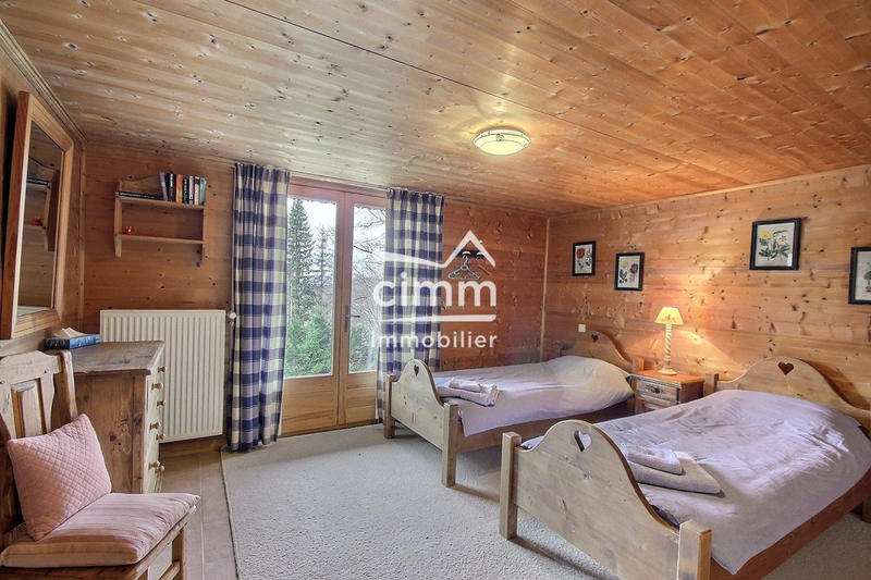 Châlet - 239 m² - 7 pièces