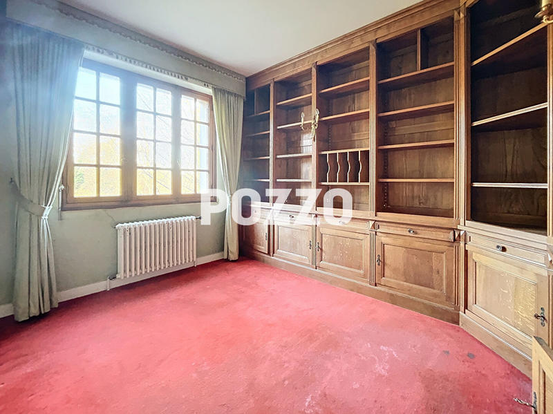 Maison - 250 m² - 9 pièces