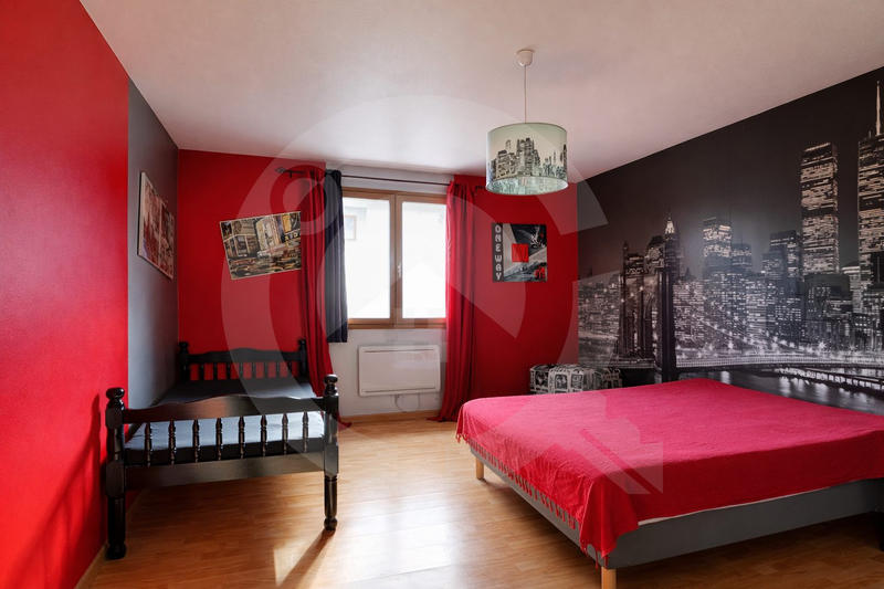 Maison - 275 m² - 8 pièces