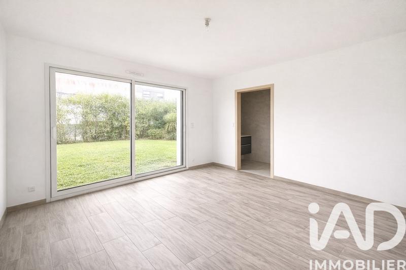 Maison - 210 m² - 8 pièces