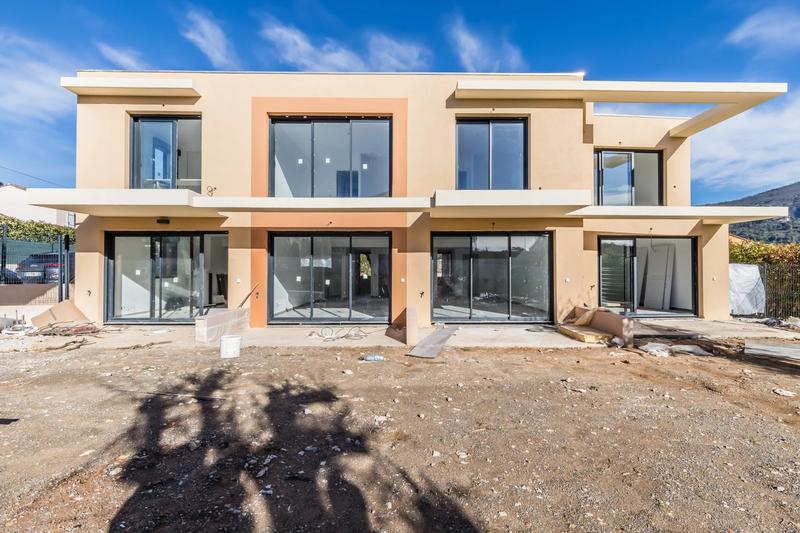 Immeuble - 308 m² - 14 pièces