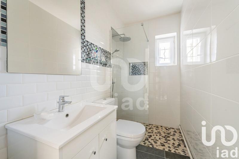 Maison - 248 m² - 9 pièces