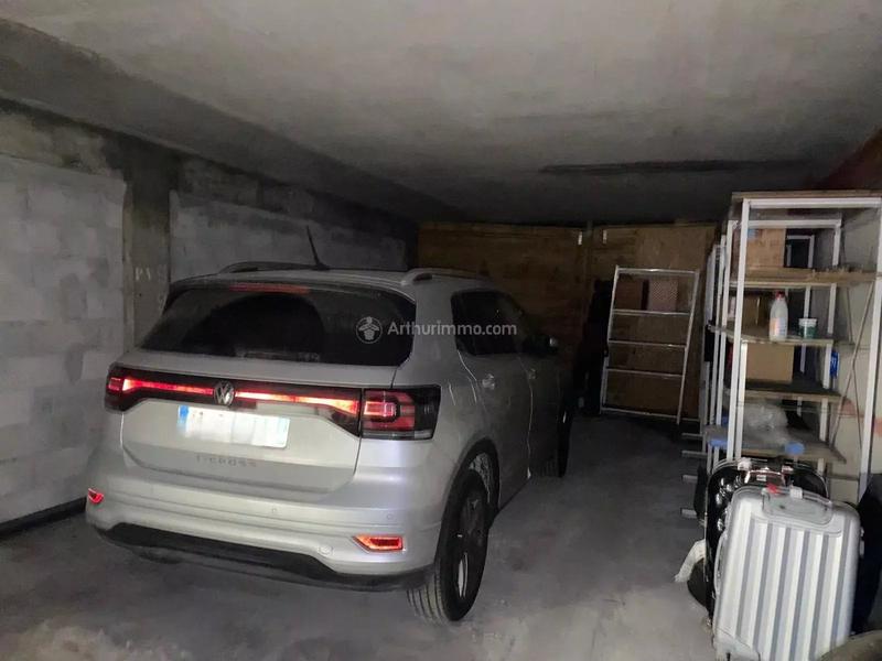 Parking / Garage - 48 m²