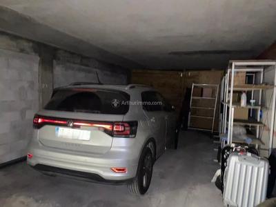Parking / Garage - 48 m²