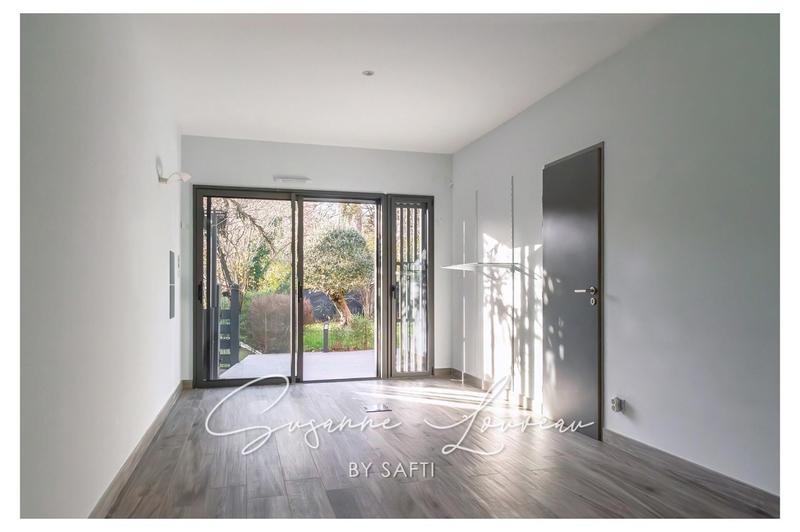 Maison - 202 m² - 6 pièces