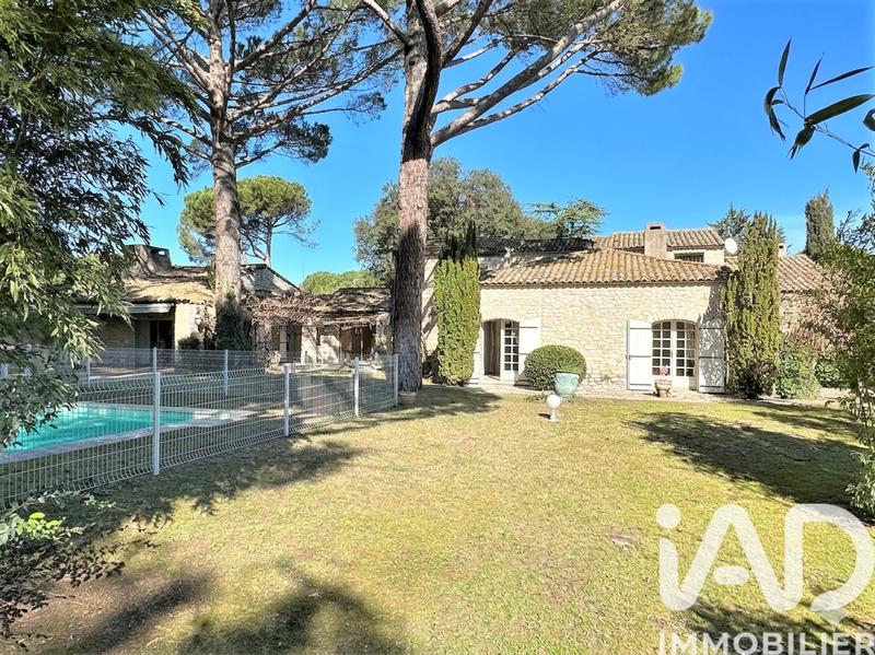 Maison - 325 m² - 8 pièces