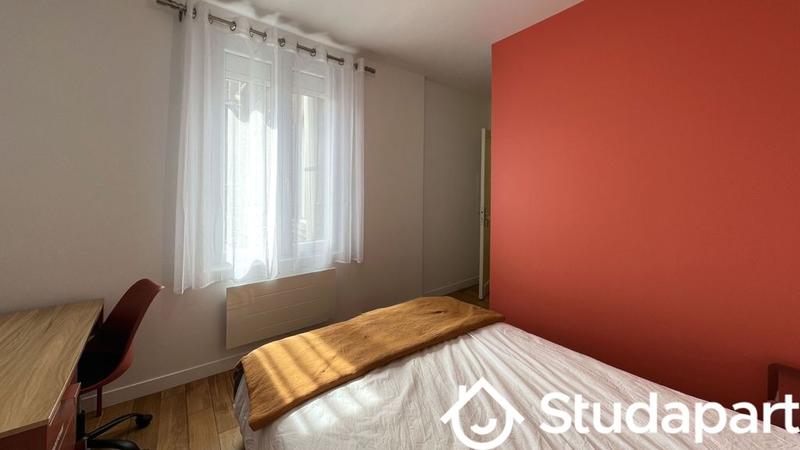 Chambre - 95 m² - 1 pièce