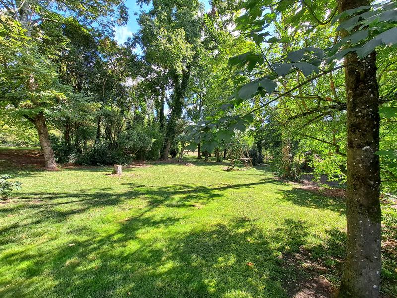 Maison - 220 m² - 8 pièces