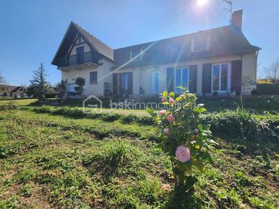 Maison traditionnelle - 260 m² - 7 pièces