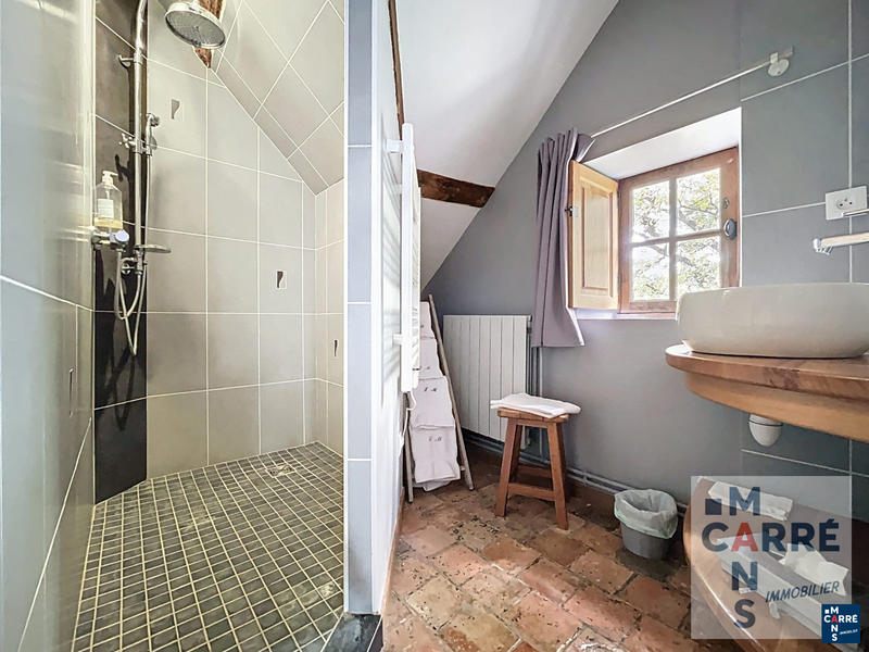 Maison - 380 m² - 10 pièces