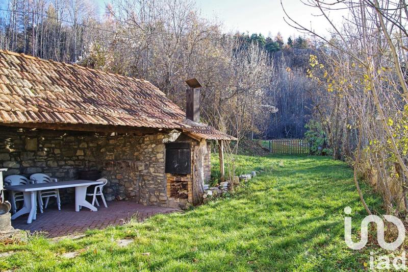 Maison de village - 900 m² - 20 pièces