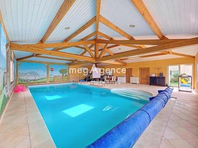 Maison - 182 m² - 8 pièces