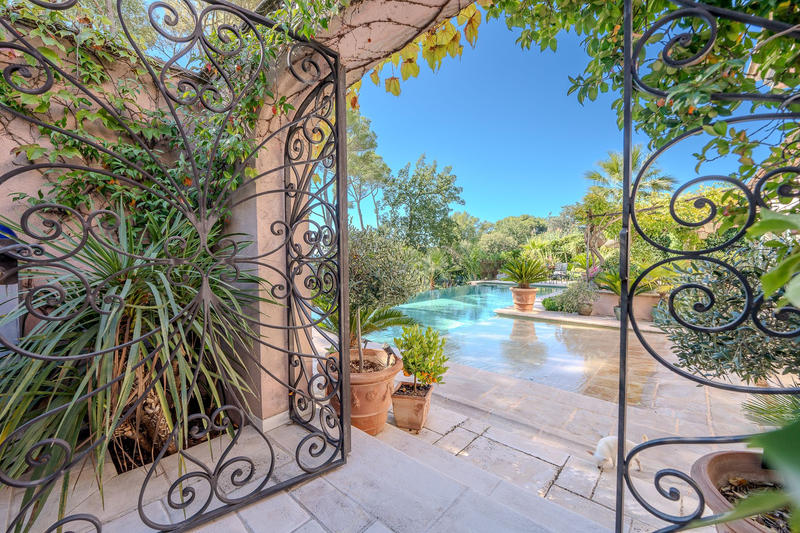 Bastide - 300 m² - 7 pièces