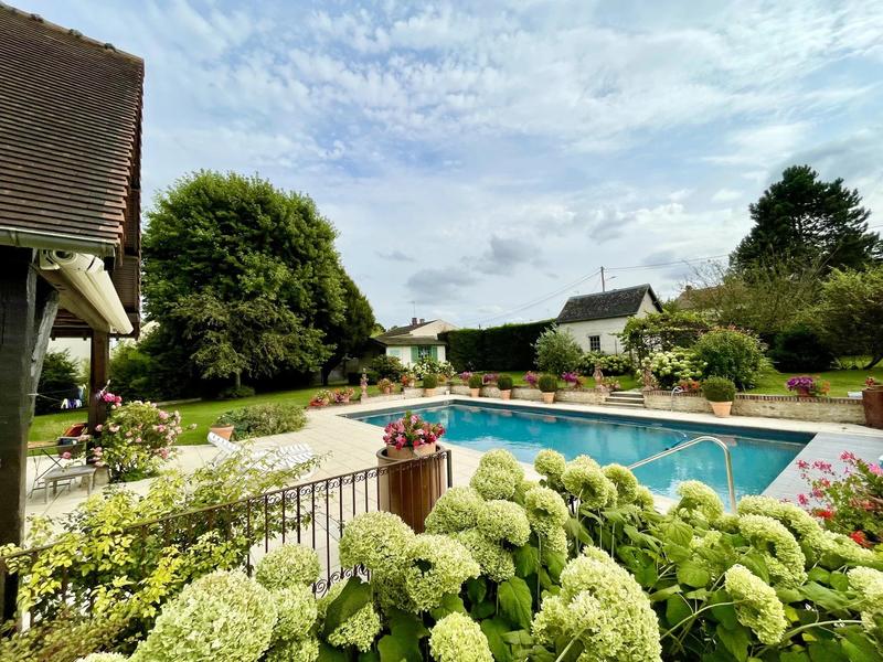 Maison - 213 m² - 7 pièces