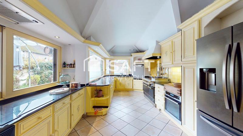 Villa - 367 m² - 16 pièces