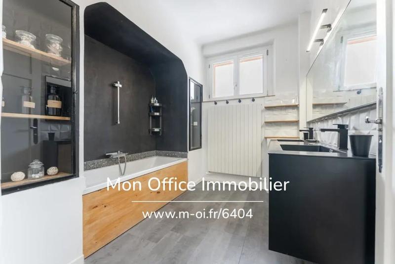 Appartement - 138 m² - 5 pièces