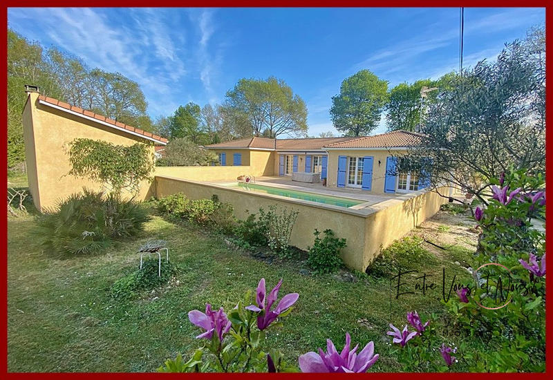 Maison - 180 m² - 7 pièces