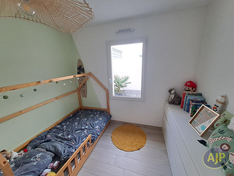 Maison - 95 m² - 4 pièces