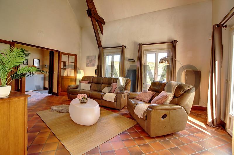 Maison - 227 m² - 8 pièces