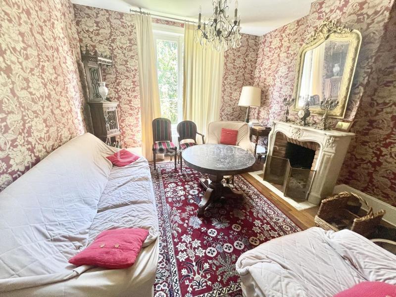 Demeure - 313 m² - 10 pièces