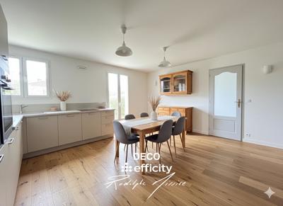 Maison - 90 m² - 5 pièces