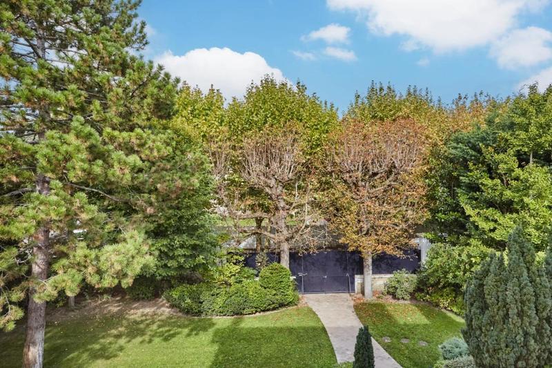 Maison - 400 m² - 10 pièces