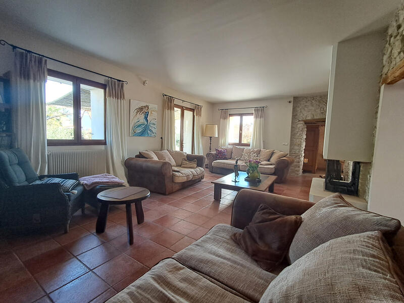 Maison - 185 m² - 6 pièces