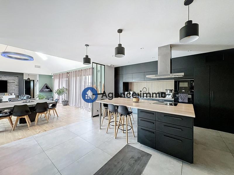 Villa - 170 m² - 6 pièces