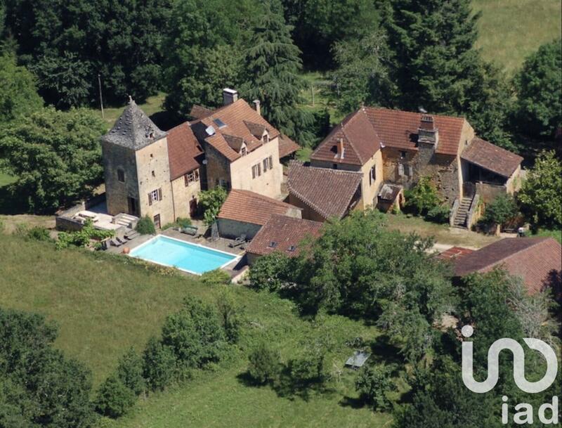 Maison - 371 m² - 9 pièces