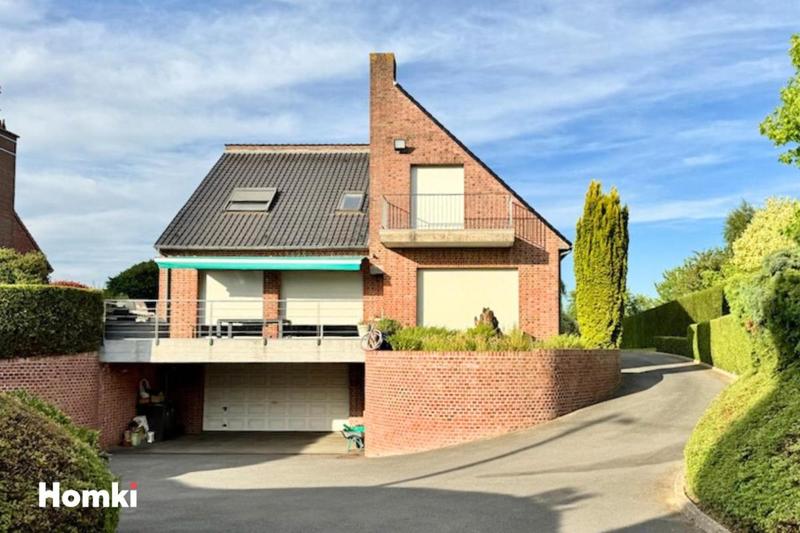 Maison - 214 m² - 7 pièces