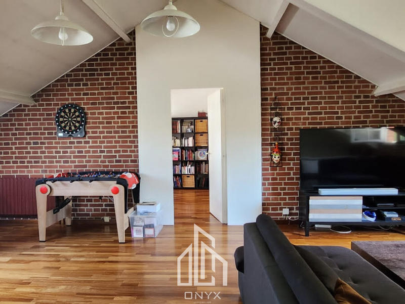 Maison - 224 m² - 9 pièces