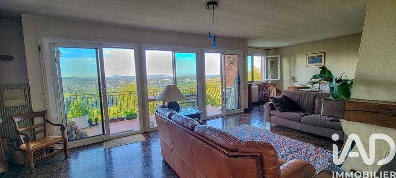 Maison - 230 m² - 10 pièces